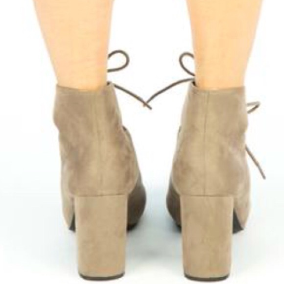 ✨ x3 HP✨ TAUPE BLOCK HEELS - Picture 3 of 6